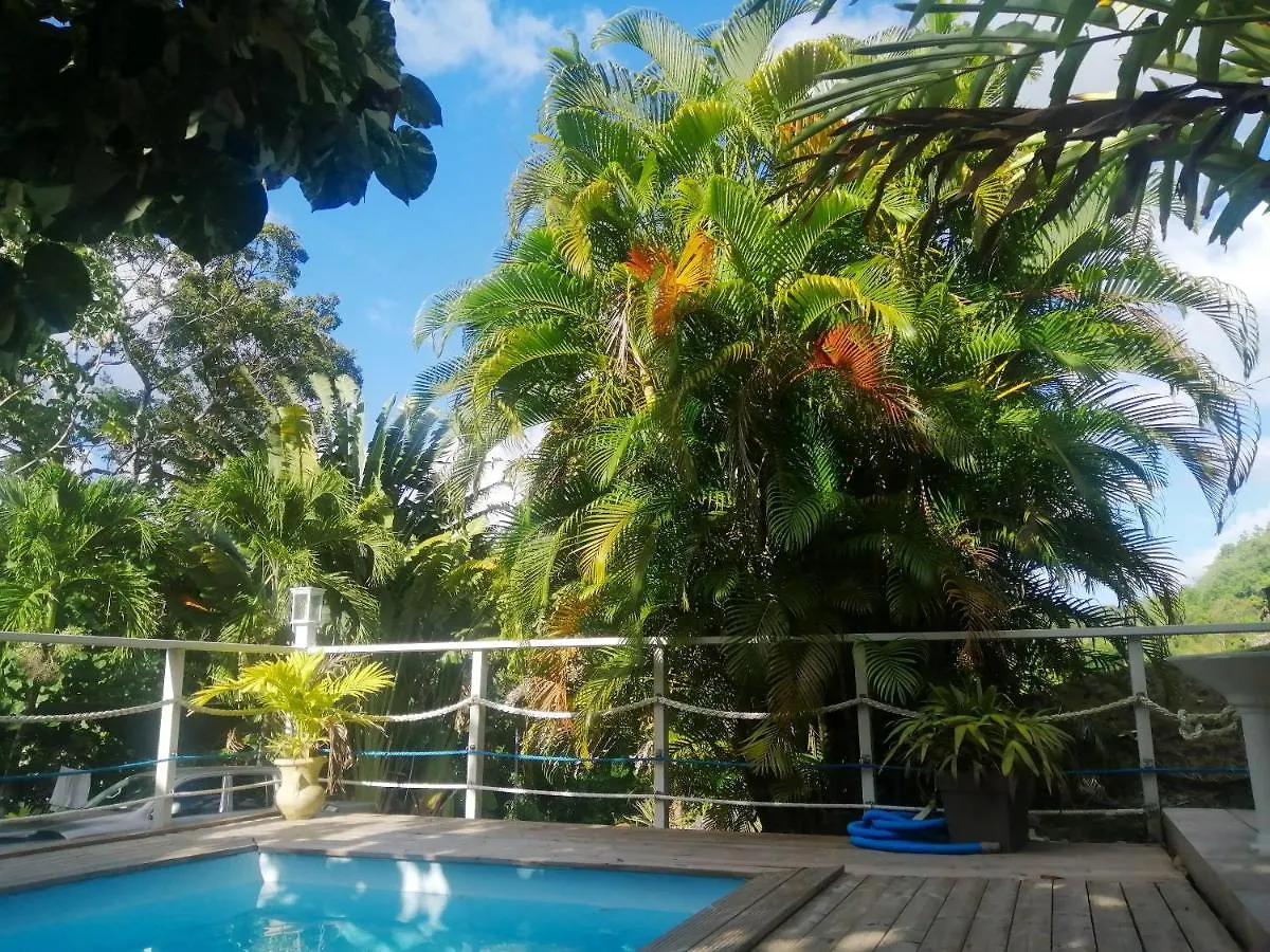 Charmant Riviere Pilote: Appartement with Shared Pool