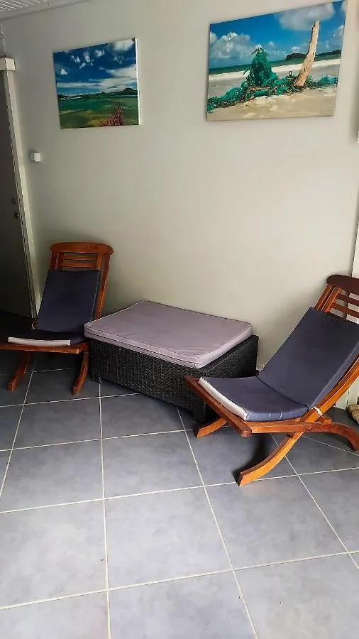 Apartment Charmant Riviere Pilote: Appartement with Shared Pool